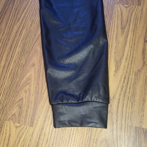 Commando Leather Tapered Pants Women’s W30 L27 Made in USA High-Rise Slim A70 - Picture 6 of 9